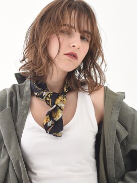 アトリエ フェム(atelier.fem) atelier.fem　動きのあるミディウェーブ