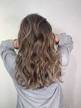 モーション 新宿(motion) ブロンドグラデーション