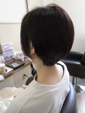 コアフィールフィス(COIFFURE fils) 【見附・今町】耳掛けミディアムボブ
