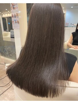 クロエ バイ ラヴィズム 新潟ビルボードプレイス2店(CLOE by LUVISM) 透明感暗髪カラー