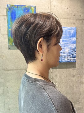 リュネッツ(lunettes) シークレットハイライト◎白髪ぼかし◎耳掛けショートスタイル