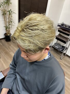 ザバーバーサッポロ(THE BARBER SAPPORO) 【海外風】前下がりセンターパート