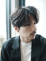 自然な毛流れでラフにキマるセンターパート×ニュアンスパーマ