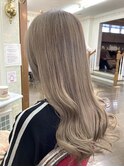 スモーキーベージュ