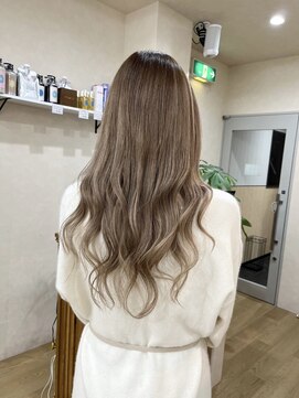 ミラシィ 成田(Mirashy) ハイライトカラーミルクティーベージュレイヤーカット