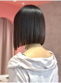 切りっぱなしボブと地毛風ストレートで理想のスタイル