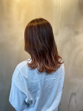 ロッカ(ROCCA) ツヤめくピンクブラウンミディ