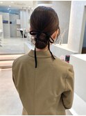 リボンとの組み合わせで大人可愛い♪タイトシニヨン