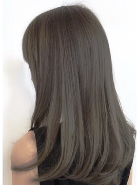 フルール(fleur) 艶感 透明感 ストレート   fleur 大崎