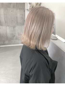 ソー(So.) ホワイトブロンド