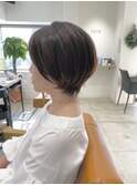 ストレートパーマをかけた収まりいいショート