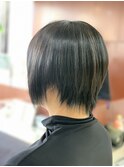 ショートウルフ/艶髪/前下がりショート/黒髪ストレート