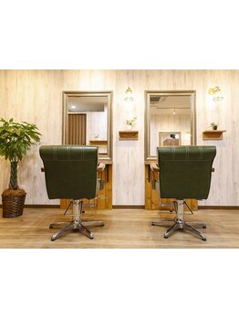 4席のみのプライベートな空間でゆったりとした時間を過ごせる◎"悩み"も"なりたい"も寄り添い聞いてくれる