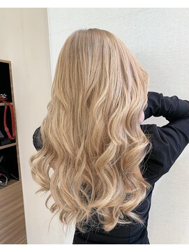 ローレン(Rollen) 綺麗で上品なミルクティーカラー