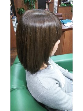 ナンバーエイト(number eight) 襟足までキレイ真っ直ぐ★赤み消しカラー髪質改善ストレートヘア