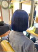 ネイビー×ミディアムボブ