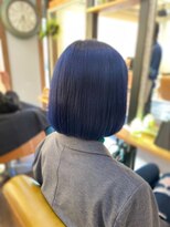 トルチェ(toRtue) ネイビー×ミディアムボブ