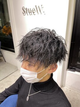 アフューズバイストゥー(Vfuse by StueW) スパイラルパーマ×刈り上げマッシュ1[倉敷][岡山][ハイライト]