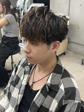 フイ 代々木(Hui) メンズ/アップバング/ツーブロックマッシュ/束感ショート波巻き