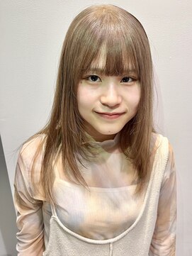 ステア ケース(stair case) 圧倒的透明感ベージュカラー