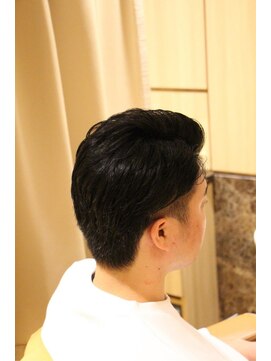 ヘアーモードキクチ 日本橋三越前店 ツーブロックアップバング