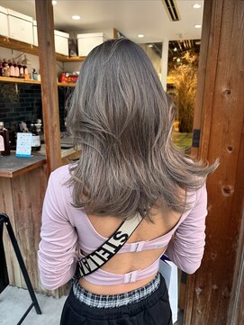 テイ(tei) レイヤーカット/グレージュカラー/イルミナカラー/透明感カラー