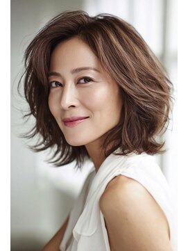 ニーノ(Nino) 40代50代60代◎白髪ぼかし×大人ショート