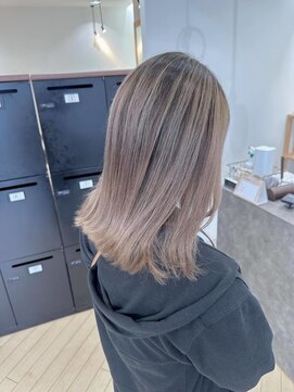 ユニ バイ マグ 長野店(Uni.by Mag) グレージュバレイヤージュハイライトミルクティーベージュ