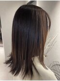 アイロンで外ハネにしました