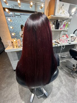 スパークスヘア(Sparks hair) 深く負ったダメージでも蘇るうる艶髪