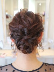 【結婚式ヘアセット】ルーズシニヨン