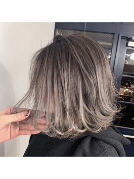 ジョナサン リヴィングストン(JONATHAN LIVINGSTON) ＃ボブ＃グレージュ＃バレイヤージュ