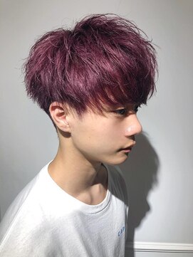 エイド 本店(aid) 濃いめピンク　ケアブリーチ　刈り上げ　マッシュ