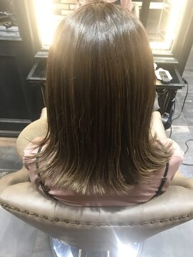 トリエラ(TRIELA) 外ハネオリーブベージュ