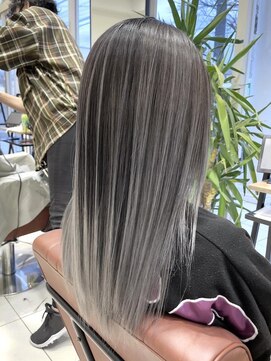 クアトログランシュ ひたちなか店(QUATRO×GranCieux) エアタッチバレイヤージュ×ホワイトシルバー