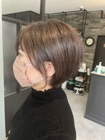 ディア(Dia) 似合わせ小顔ショートスタイル☆うる艶白髪ぼかしカラー