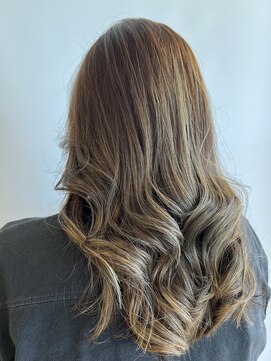 クララ トヨハシ(CLALA Toyohashi) 明るめオリーブ系カラー