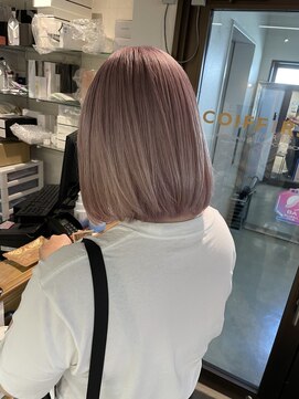 コワファーストナガサキシャンプーボーイ(COIFF1RST NAGASAKI SHAMPOO BOY) 大人可愛い20代30代40代黒髪前下がりショートボブ丸みショート◎