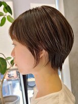 エリマ 横浜西口(elima)&nbsp;横浜西口切りっぱなしミニボブショートレイヤー前下がりイルミナ