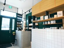 ビオトープアトラ(Bio-Top atora)の雰囲気(カフェのような落ち着いた空間で髪のお悩みお聞かせください♪)