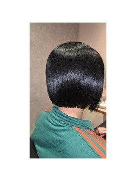 エレノア 越谷(Eleanor) 憧れの艶髪に！すっきりとしたミニボブ