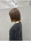 ミルクティーベージュ×切りっぱなしボブ