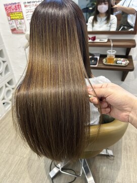 ポム(Pom) 髪質改善フィルムエステで手に入れる極上の艶