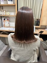 ロッカ(ROCCA)&nbsp;チェリーブラウン毛先までうるツヤ。シンプルが一番きれい