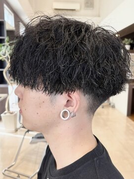 ワイボンドヘアー(Y bond hair) 無造作パーマツイストスパイラルパーマツーブロックメンズカット