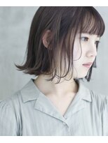 イル(ill)&nbsp;外ハネボブ　透明感　グレージュ　大須
