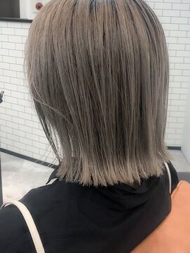 アイリー 名古屋(A/LEE) ケアブリーチ×シルバーカラー