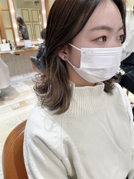 ネオリーブ クタ 町田店(Neolive kuta) ミディアムレイヤー×ベージュイヤリングカラー【町田/町田駅】