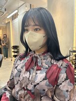 シースルーバング暗髪くびれロング