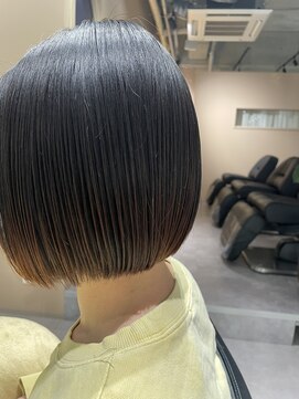 クルト バイ マルカ(KURT by MARUCA) 大人ミニボブ｜アッシュブラック/アースカラー/20代30代40代50代